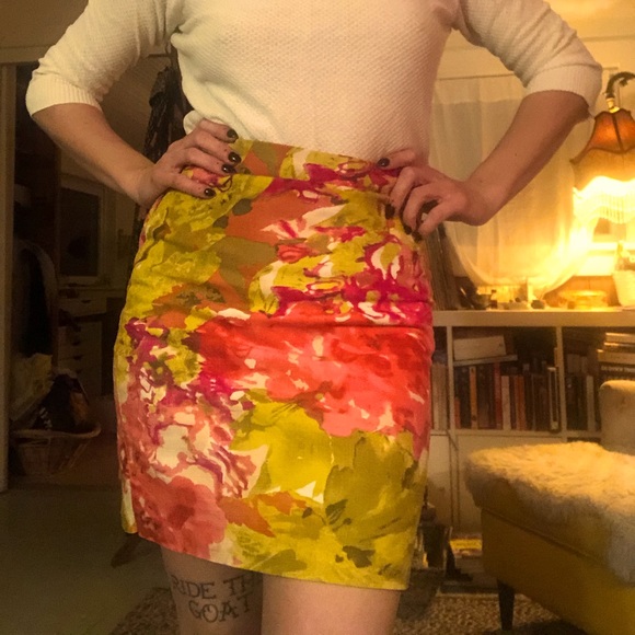 J. Crew petite floral pencil skirt - Picture 4 of 10
